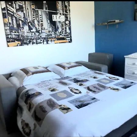 Chambre Privee Dans Maison Le Tampon Bagian luar foto